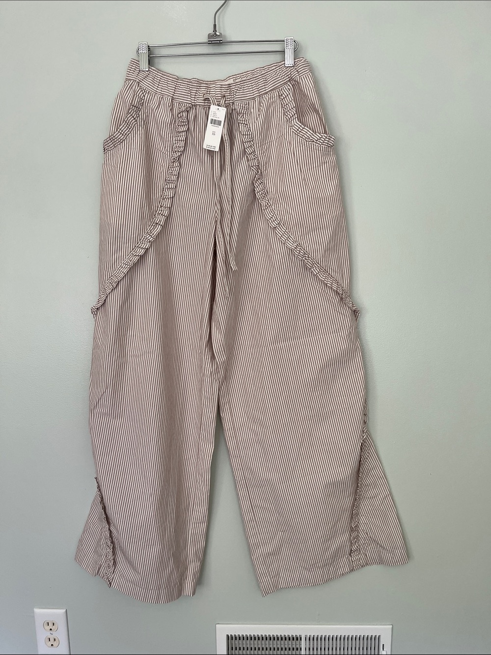 Pilcro Ruffle Easy Wide-Leg Pull-On Pants - Picture 5 of 9